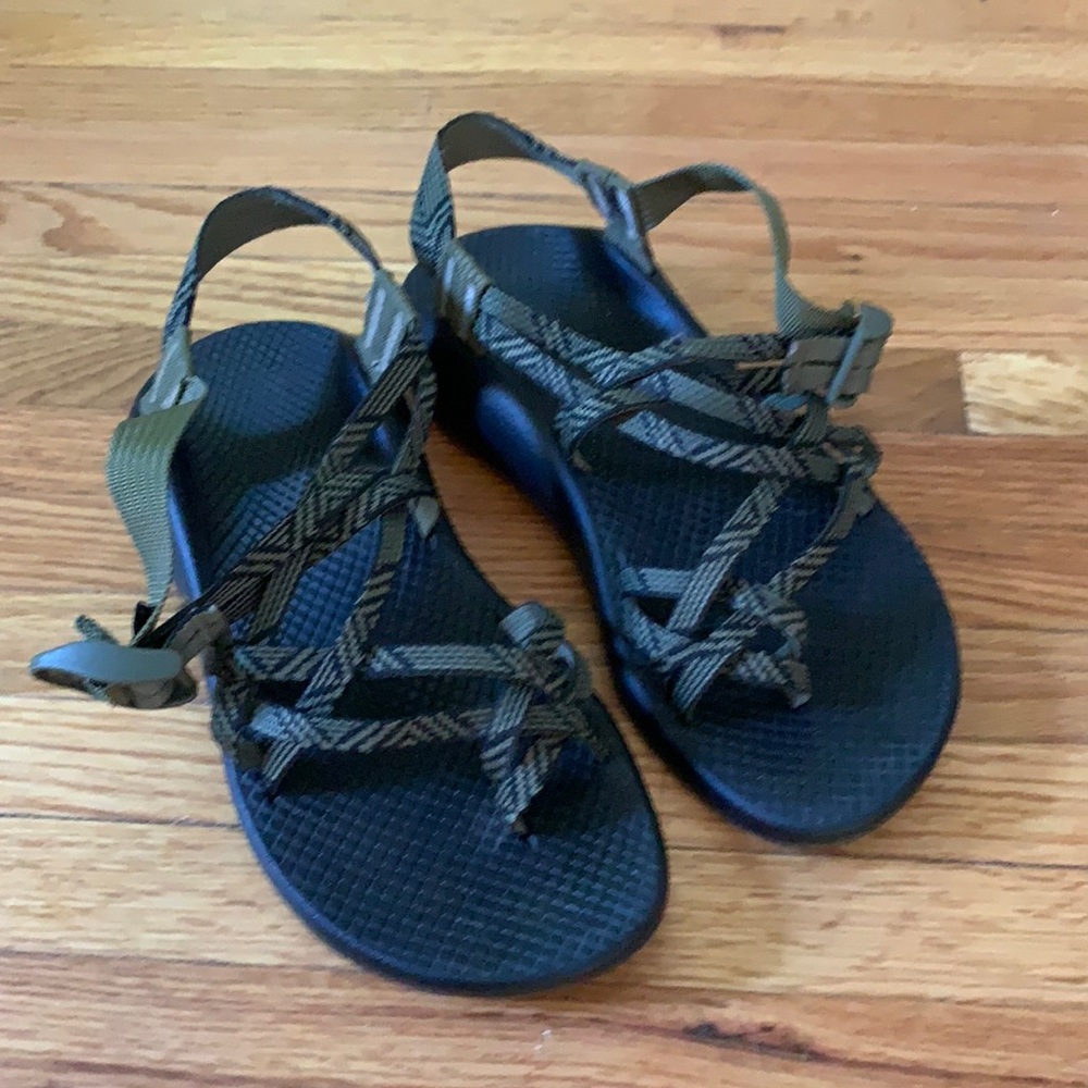 Women's Chacos US 7